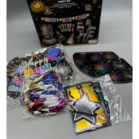 Happy New Year Party Kit For 10 People Includes Hats Squawkers Photo Props  READ - Picture 1 of 8